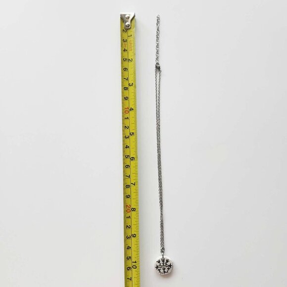 Vintage gothic abstract floral witch necklace with a small silver chain - Picture 8 of 11